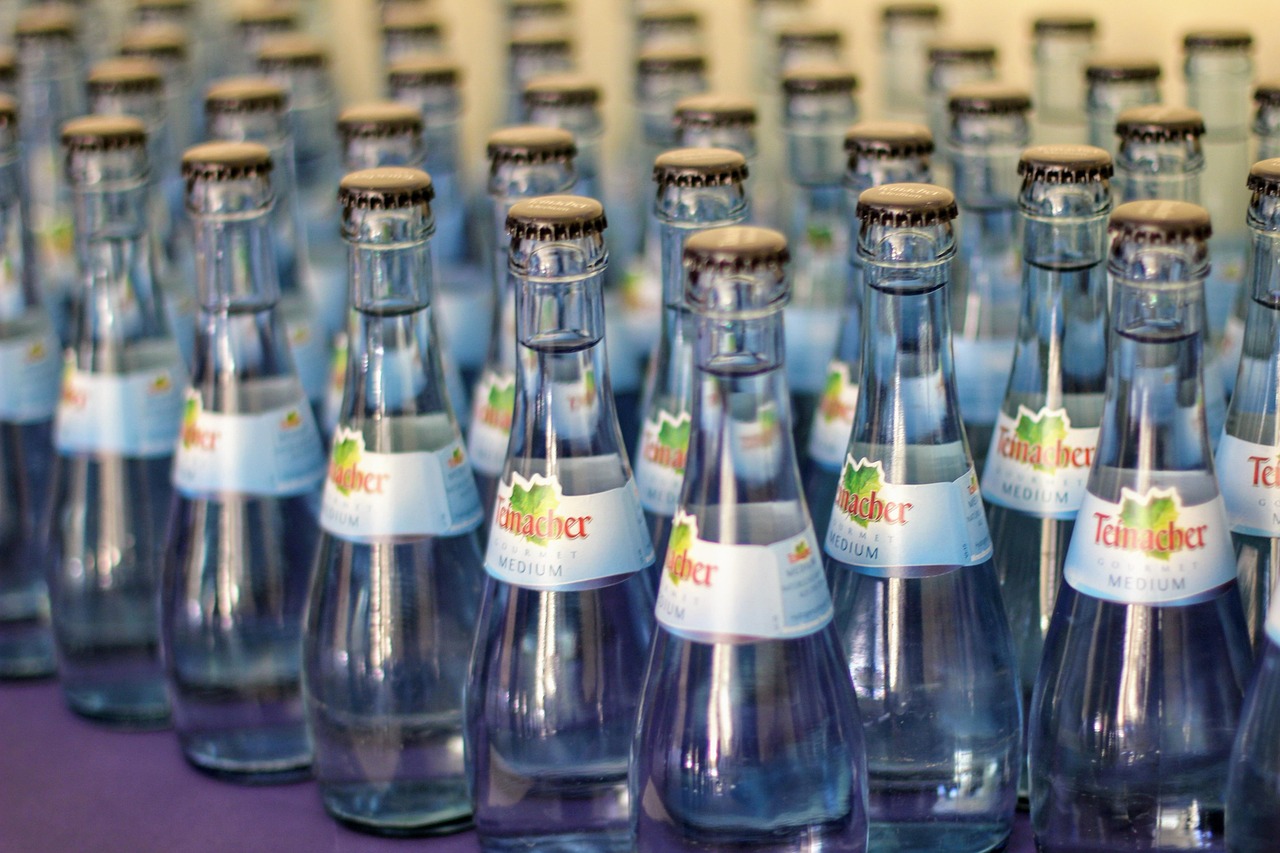 supply, water, water bottles, meeting, nature, catering, workshop, entertainment-2290988.jpg